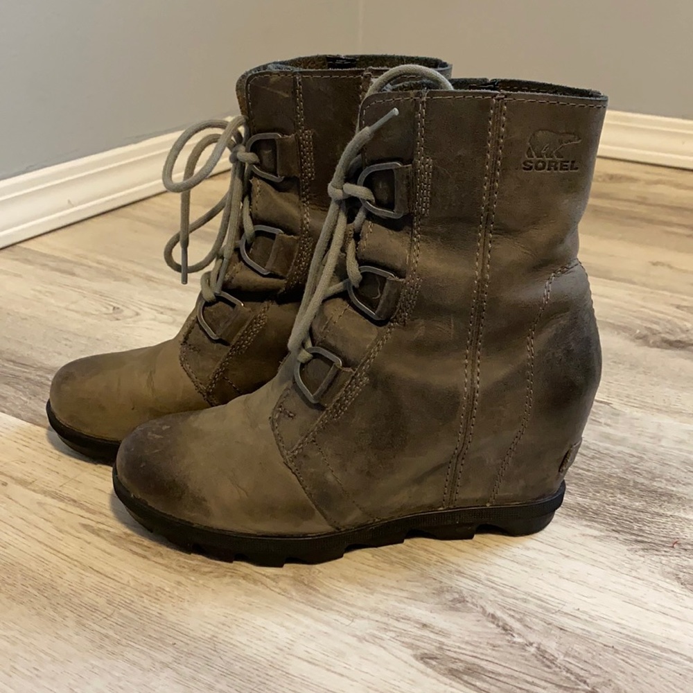 Sorel Joan of Arctic II grey waterproof wedges!